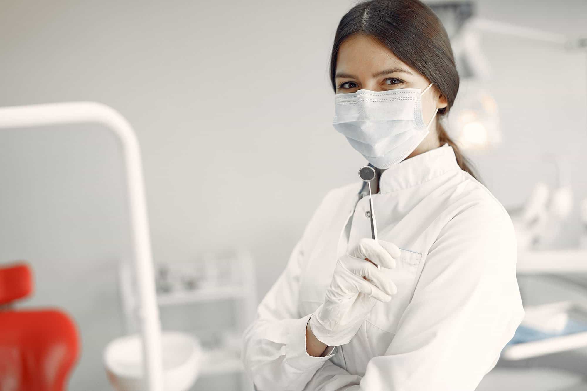 Introduzione alla diagnosi nosologica generale e speciale per i distretti cranio-facciale e cranio-cervico-mandibolare: l’elettromiografia di superficie come ausilio diagnostico strumentale Introduzione alla diagnosi nosologica generale e speciale per i distretti cranio-facciale e cranio-cervico-mandibolare: l’elettromiografia di superficie come ausilio diagnostico strumentale